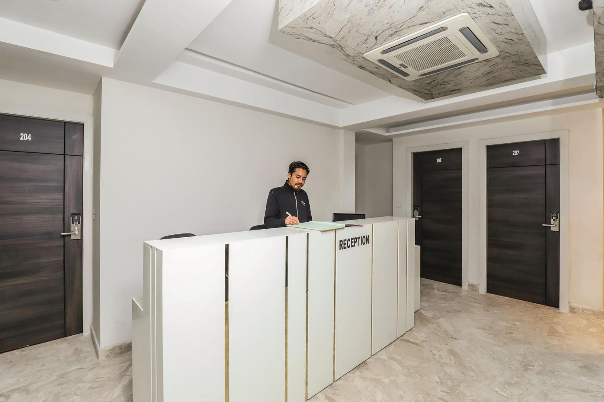 Hotel O Beone Hotels And Pg Nowe Delhi Zewnętrze zdjęcie